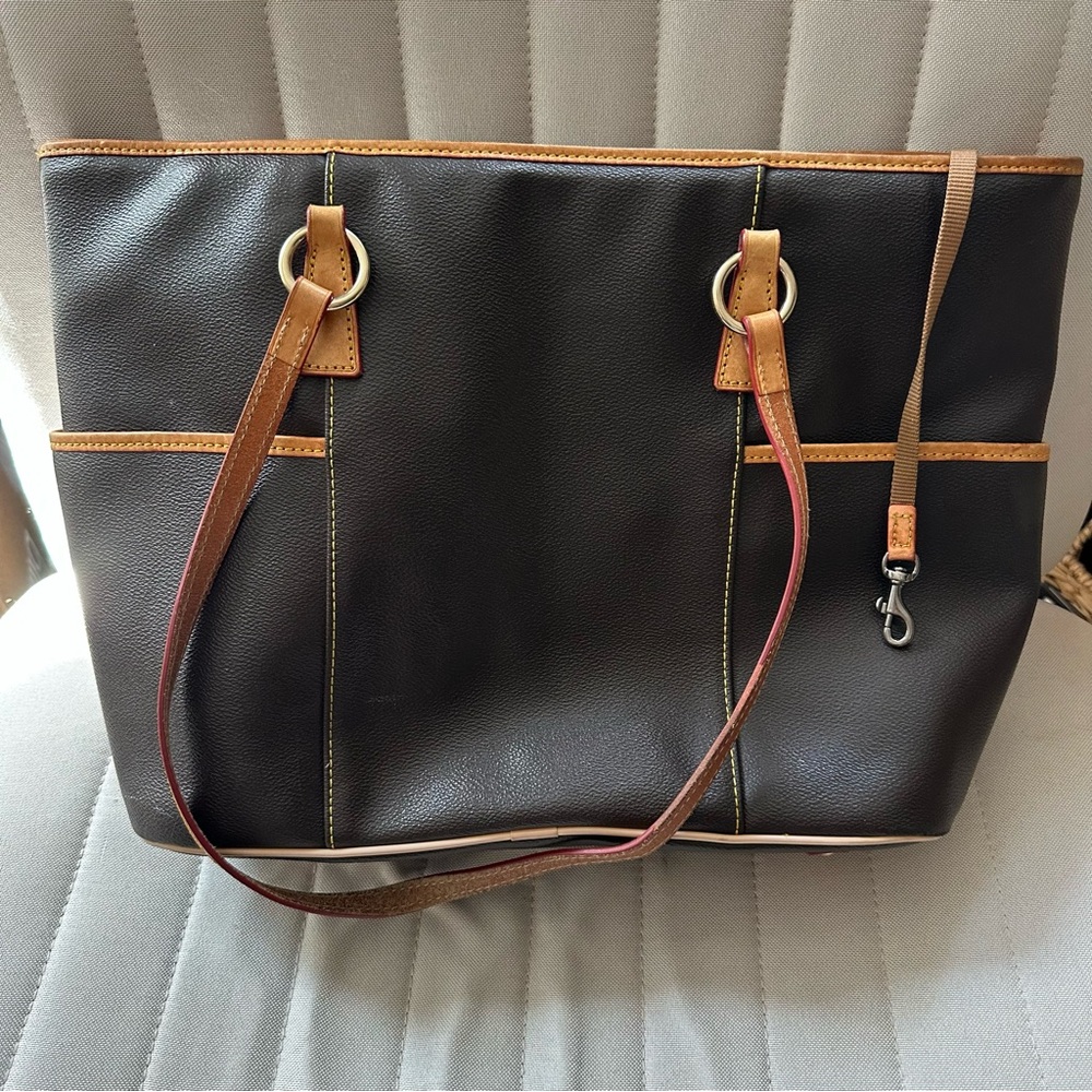 Dooney & Bourke • Brown Leather Tote Bag - Picture 4 of 14
